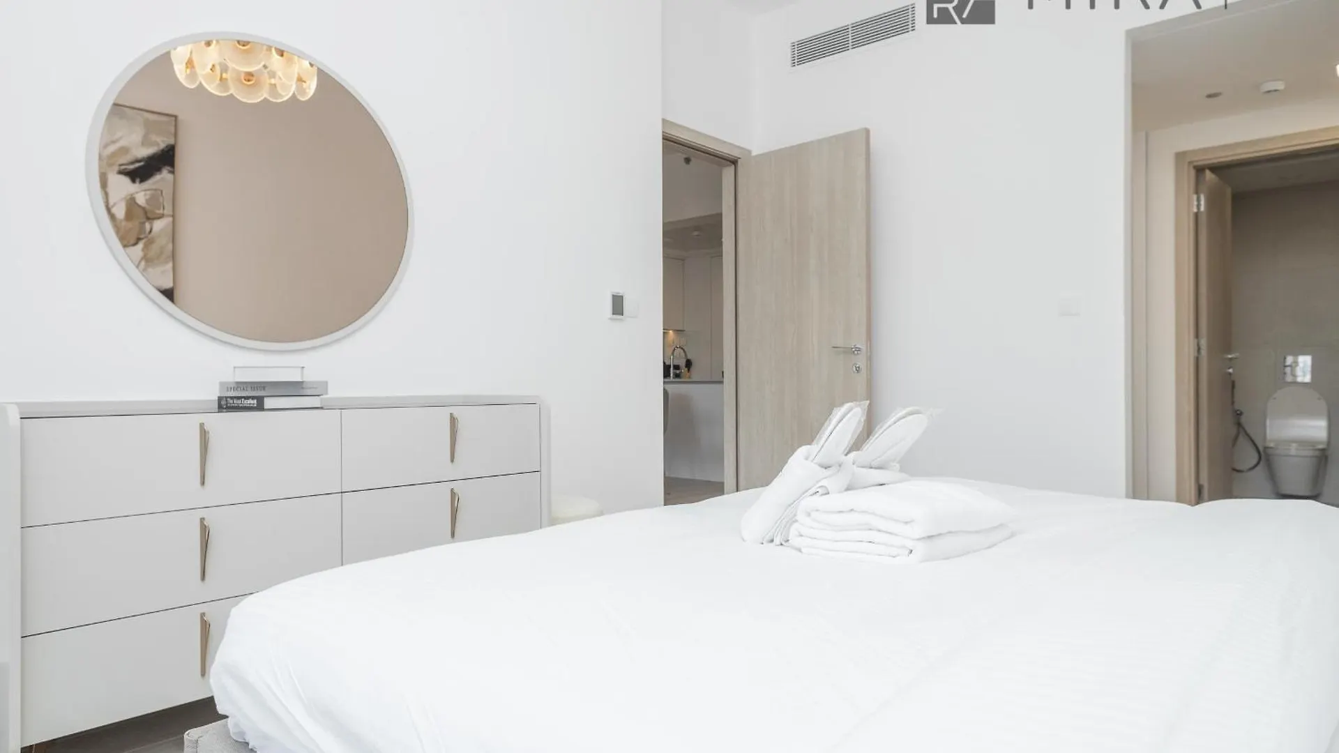 Mira Holiday Homes - Luxury And Cosy 1 Bedroom In Jvc Dubai Apartment