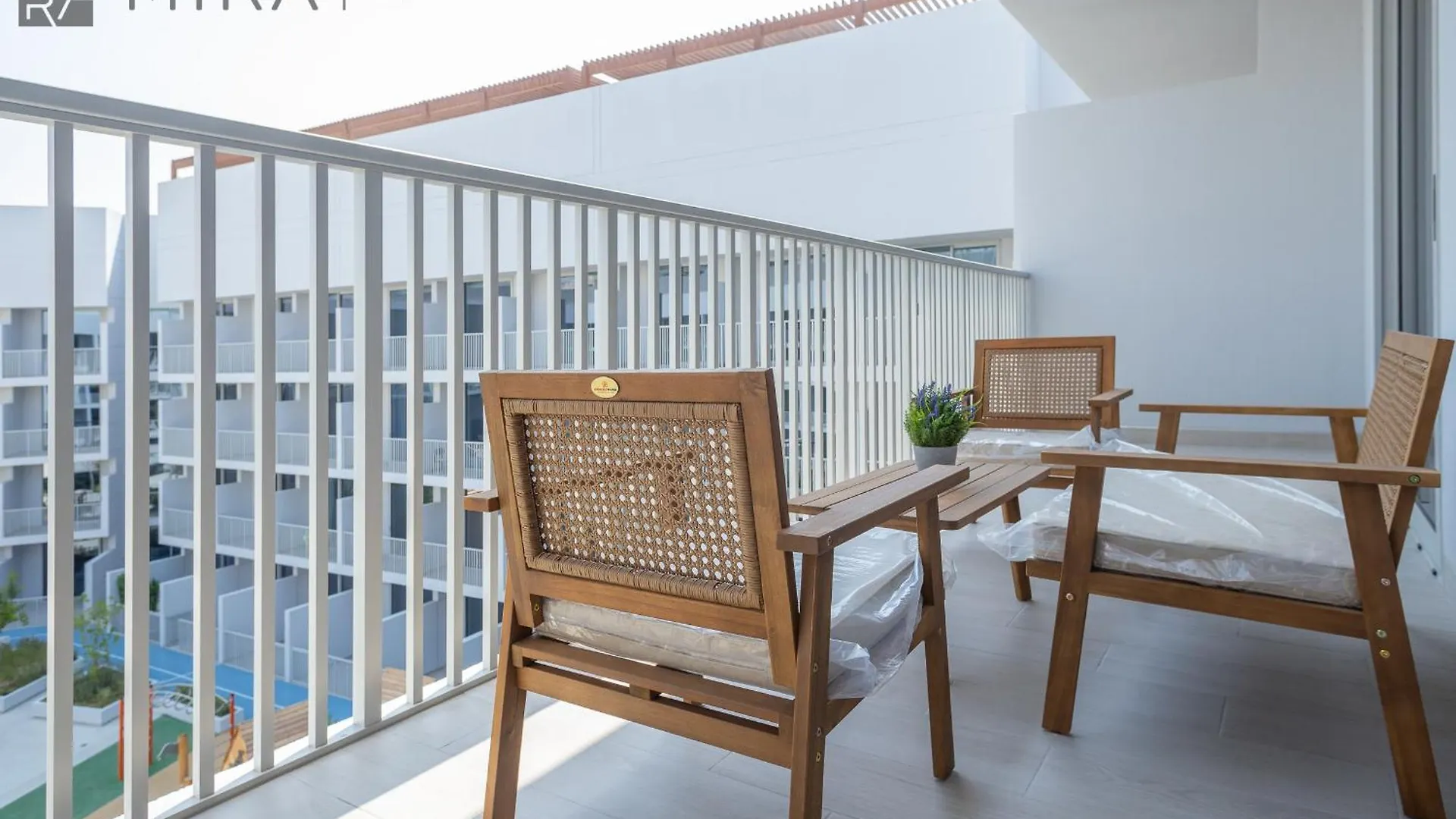 Mira Holiday Homes - Luxury And Cosy 1 Bedroom In Jvc Dubai Apartment